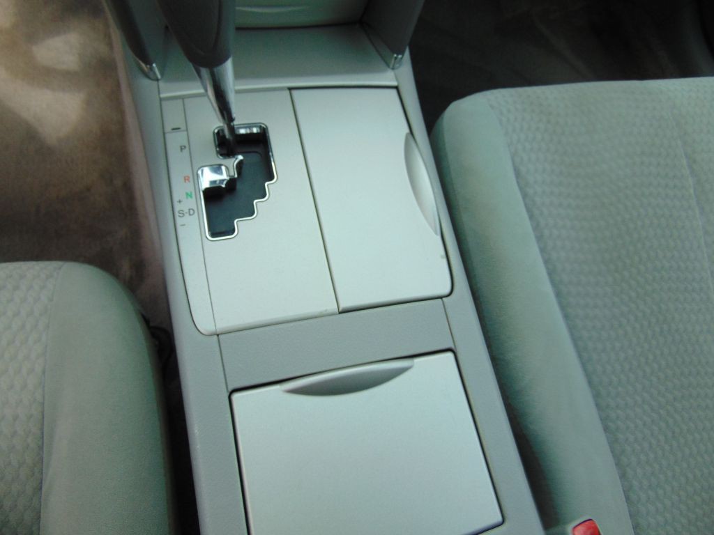 2010 Toyota Camry Image 19