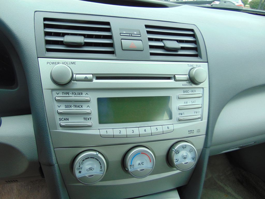 2010 Toyota Camry Image 22