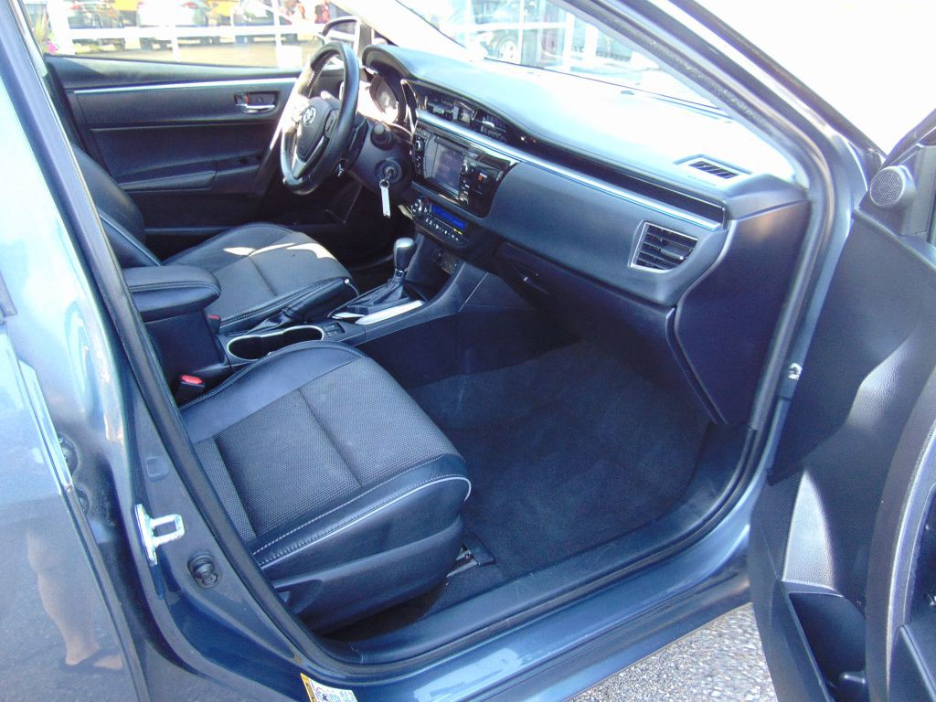 2015 Toyota Corolla Image 5