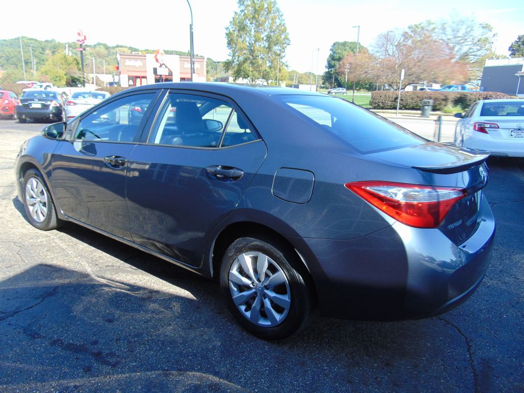 2015 Toyota Corolla Image 8