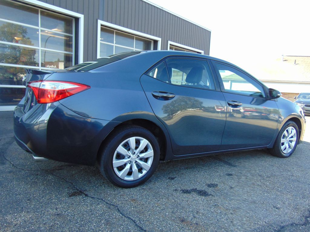 2015 Toyota Corolla Image 9