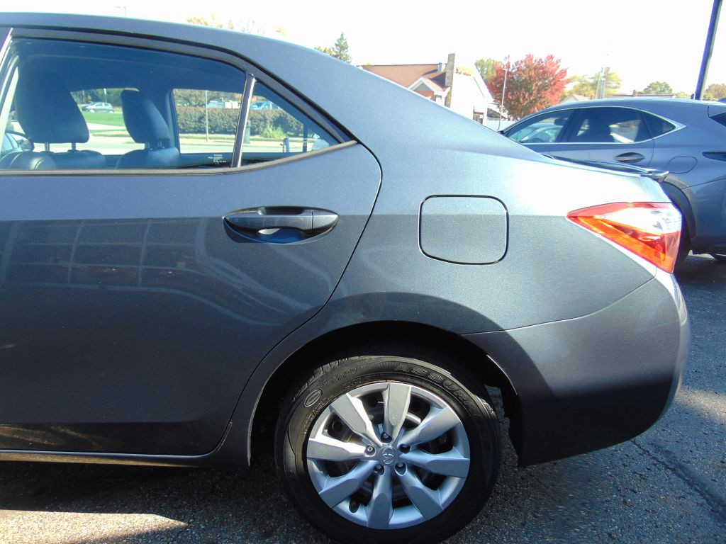 2015 Toyota Corolla Image 12