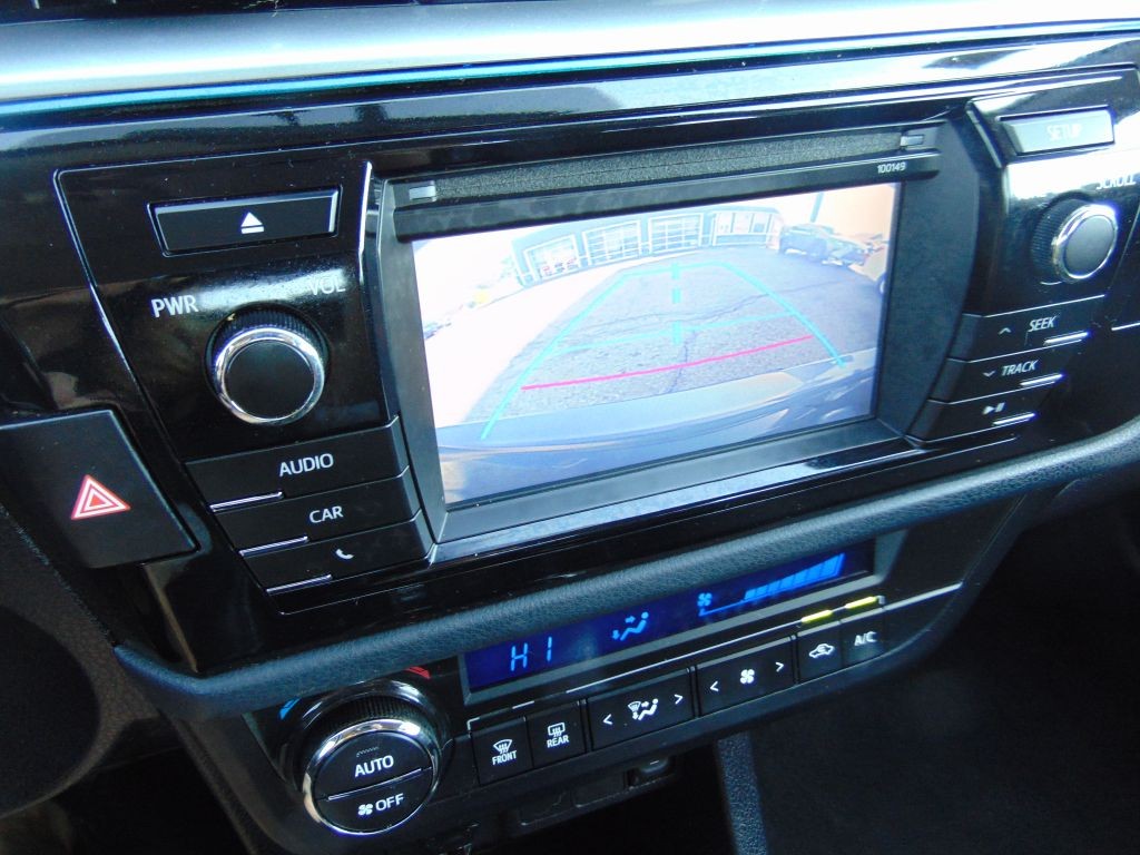 2015 Toyota Corolla Image 19