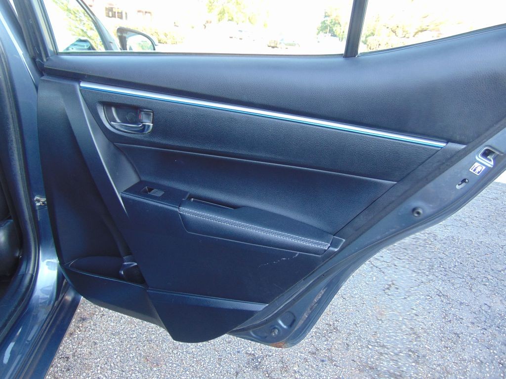 2015 Toyota Corolla Image 22
