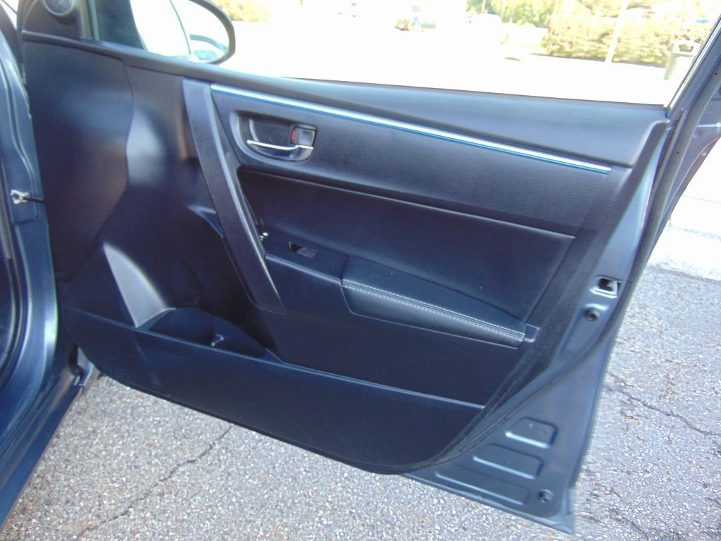2015 Toyota Corolla Image 23
