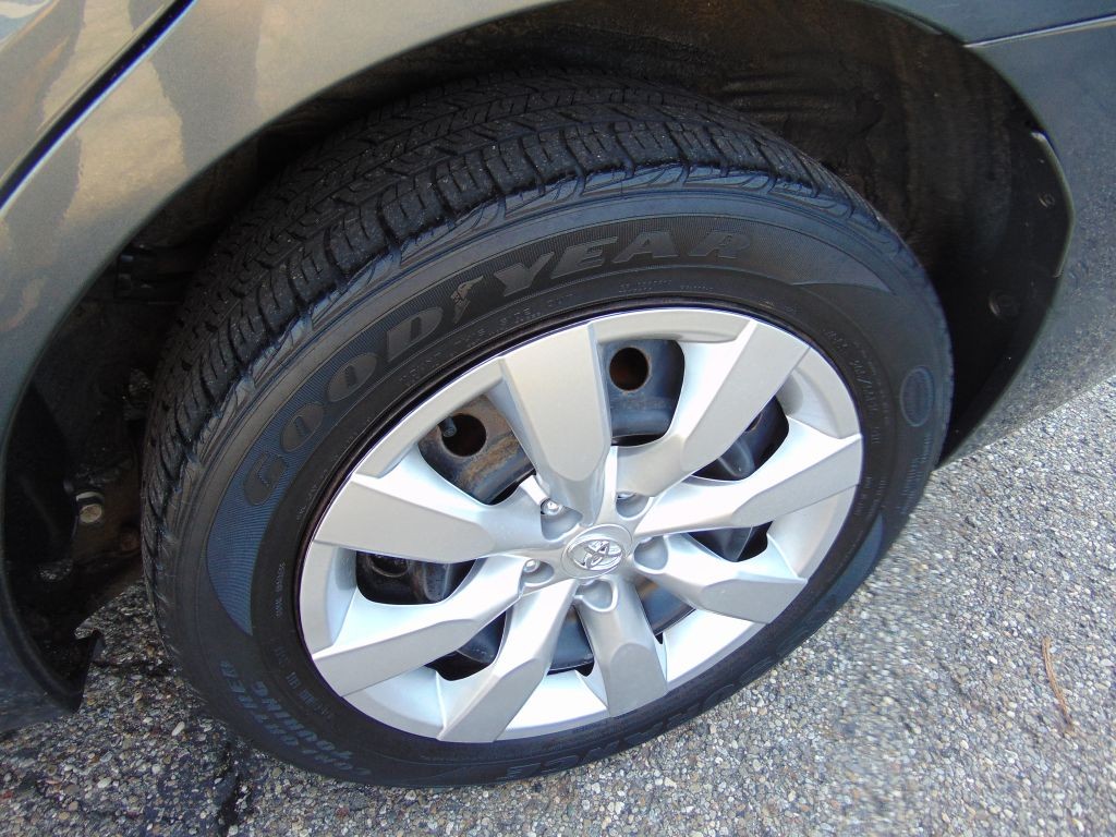 2015 Toyota Corolla Image 25