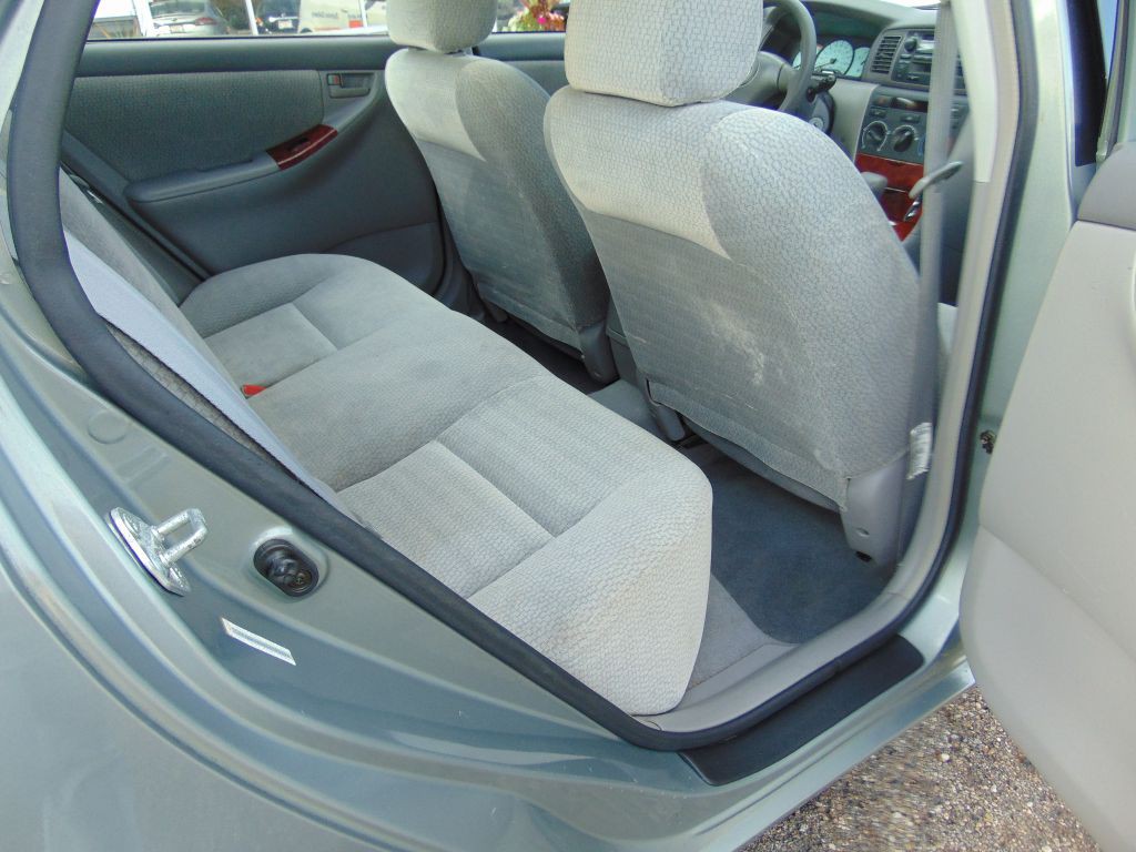 2004 Toyota Corolla Image 4
