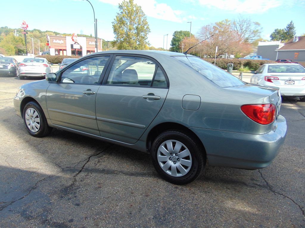 2004 Toyota Corolla Image 8