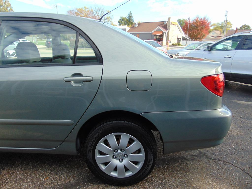 2004 Toyota Corolla Image 13