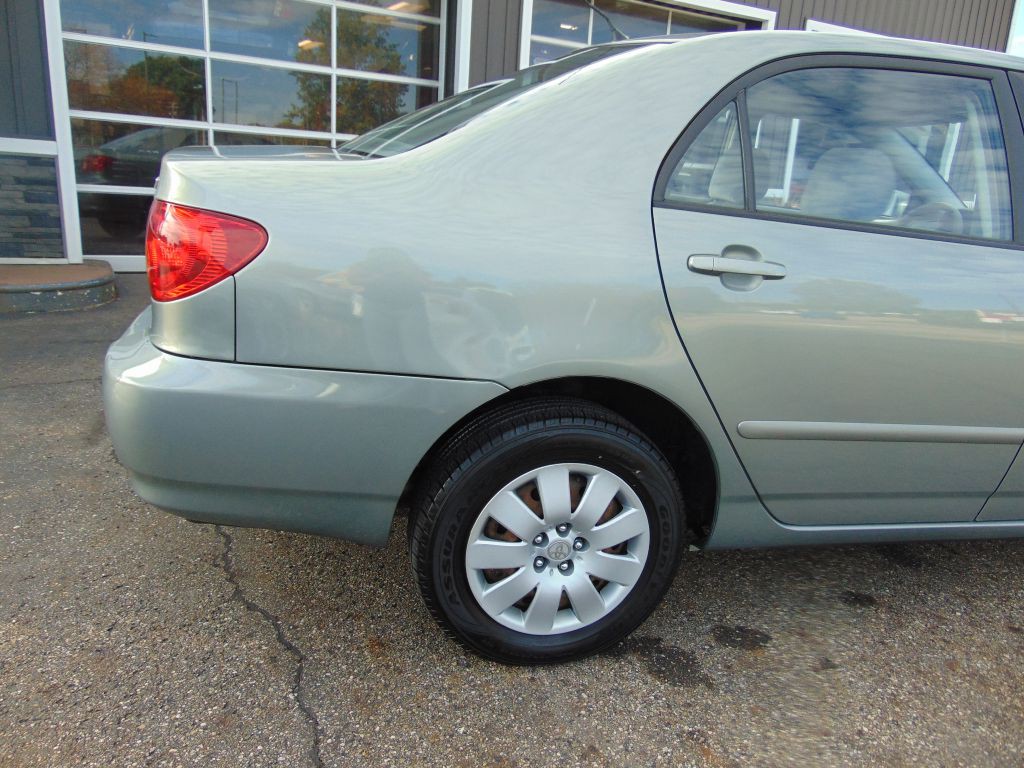 2004 Toyota Corolla Image 14