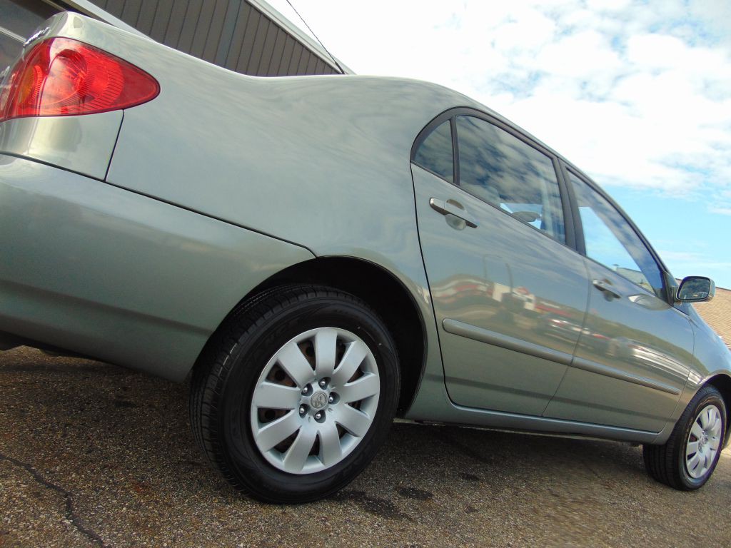 2004 Toyota Corolla Image 15