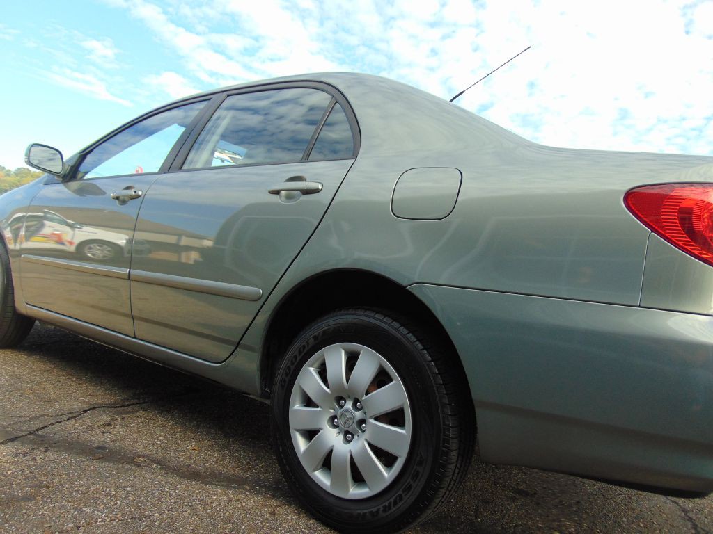 2004 Toyota Corolla Image 16
