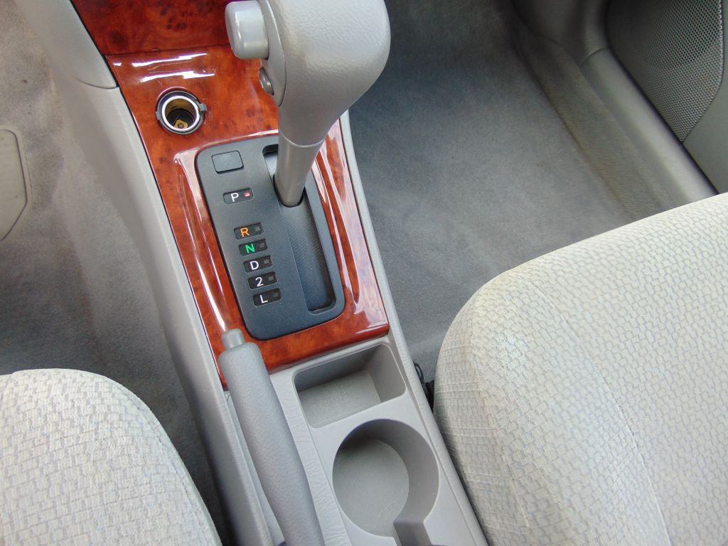 2004 Toyota Corolla Image 19