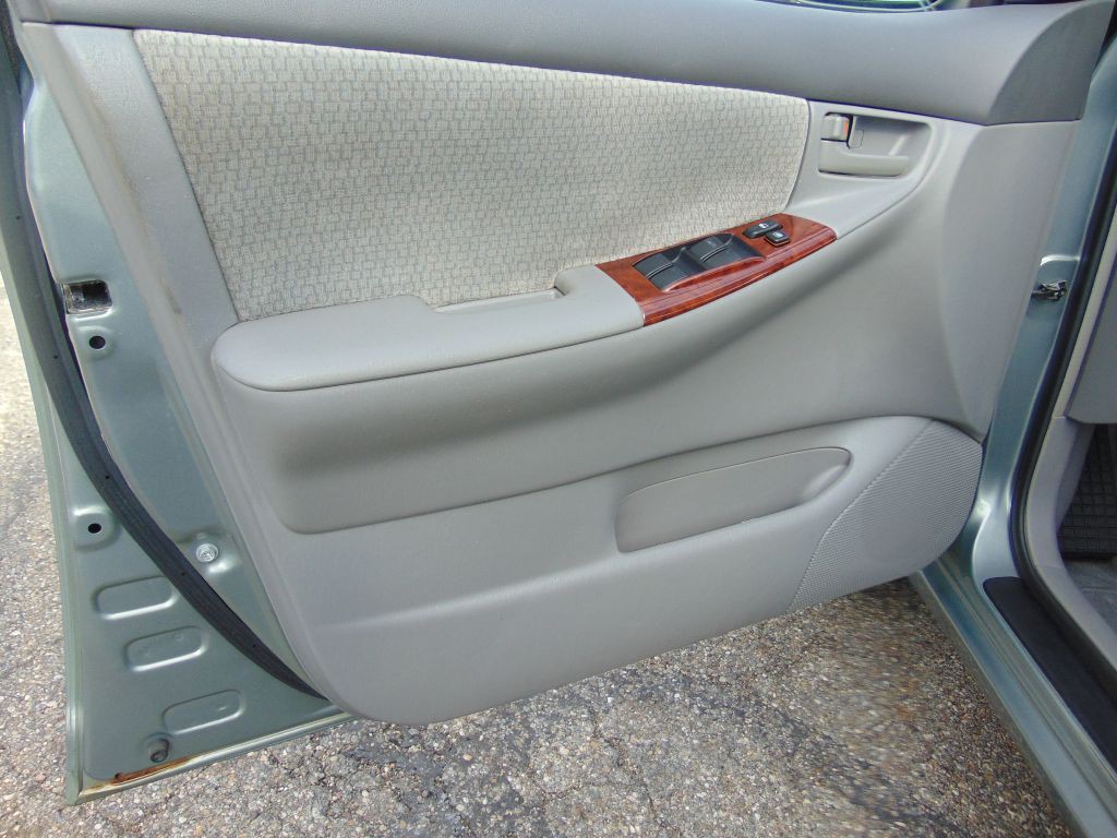 2004 Toyota Corolla Image 21