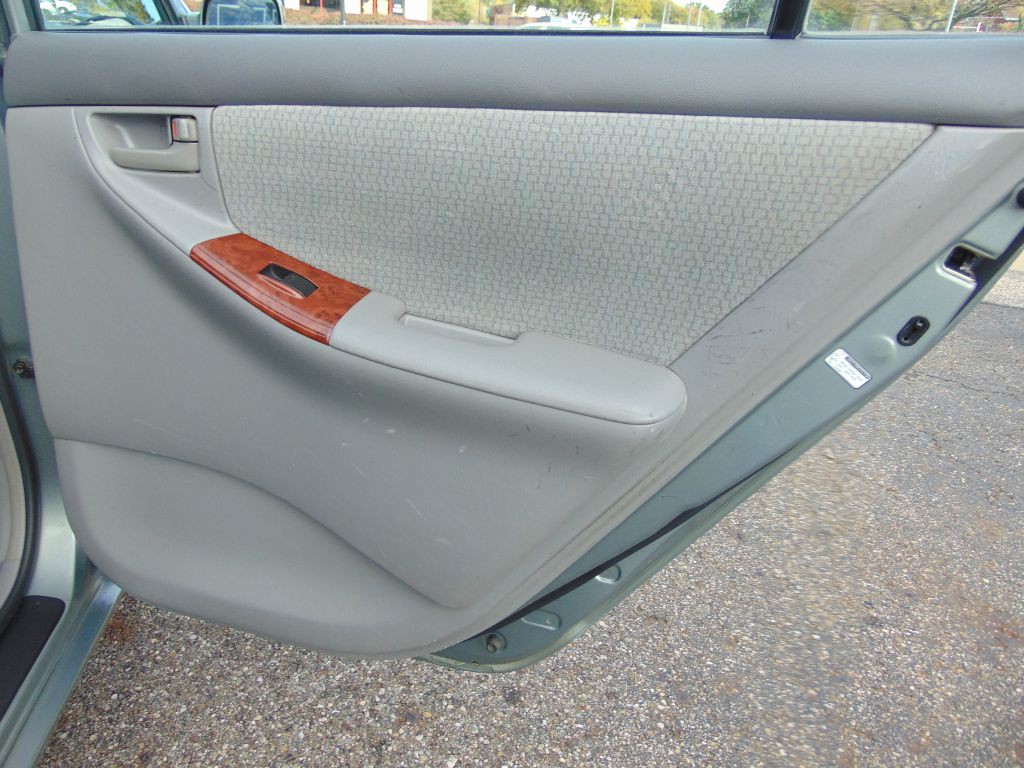 2004 Toyota Corolla Image 23