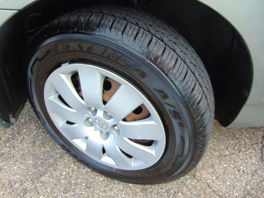 2004 Toyota Corolla Image 25