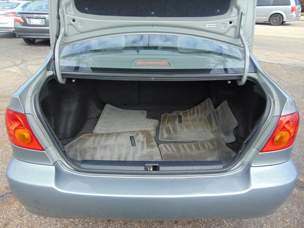 2004 Toyota Corolla Image 34