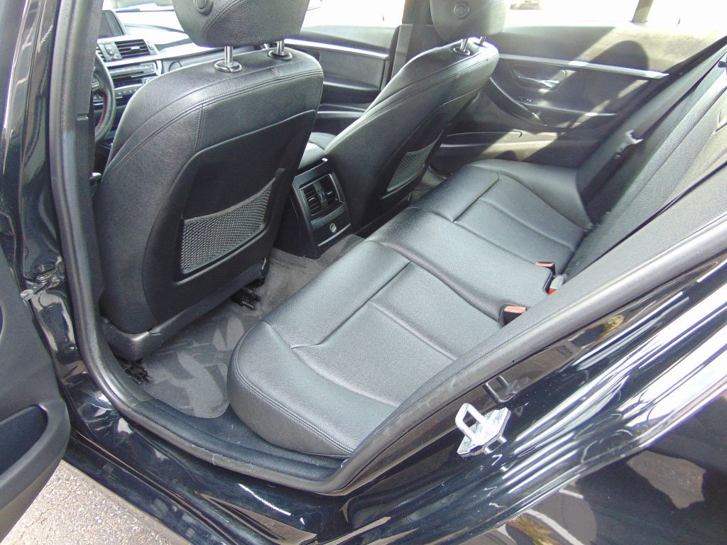 2018 BMW 3 Series Image 3