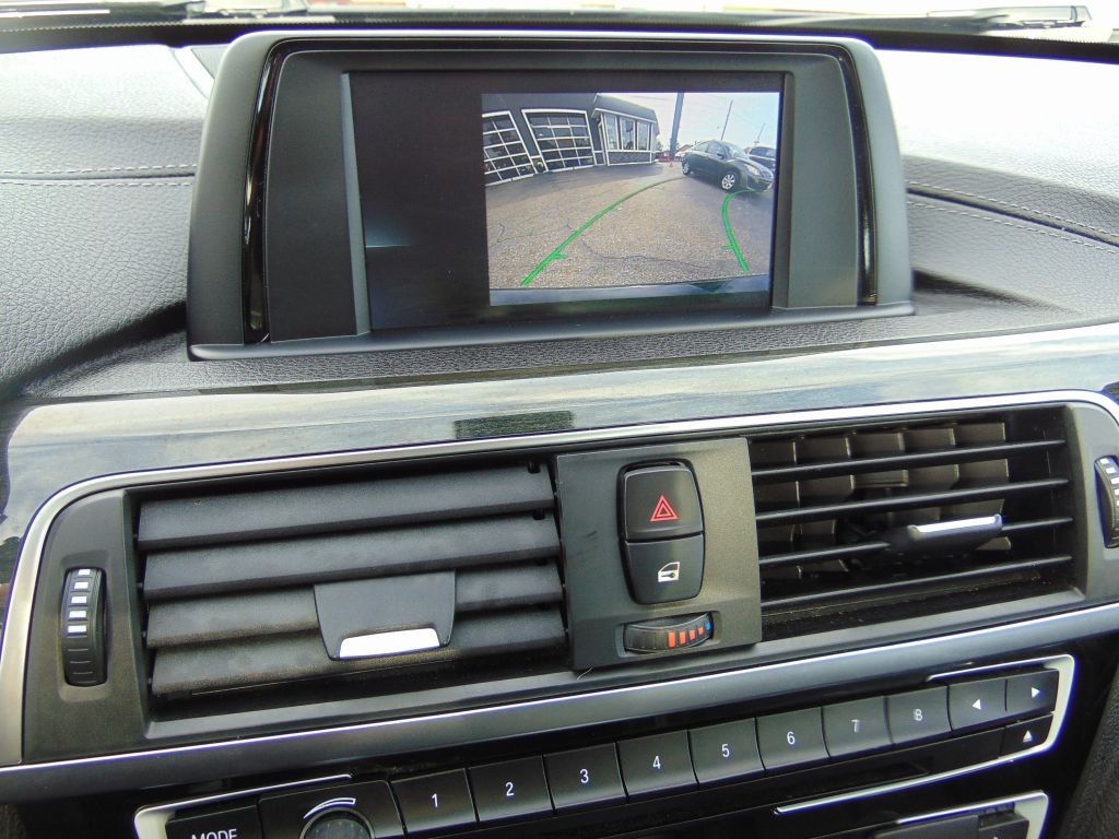 2018 BMW 3 Series Image 21