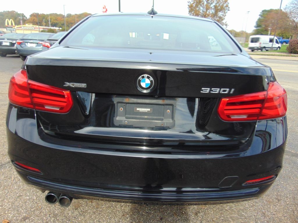 2018 BMW 3 Series Image 35