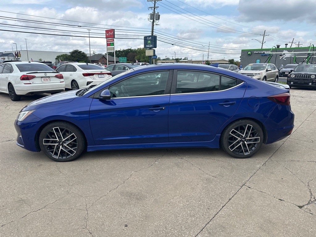 2020 Hyundai Elantra Image 3