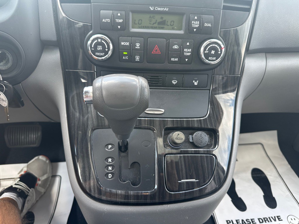 2014 Kia Sedona Image 14