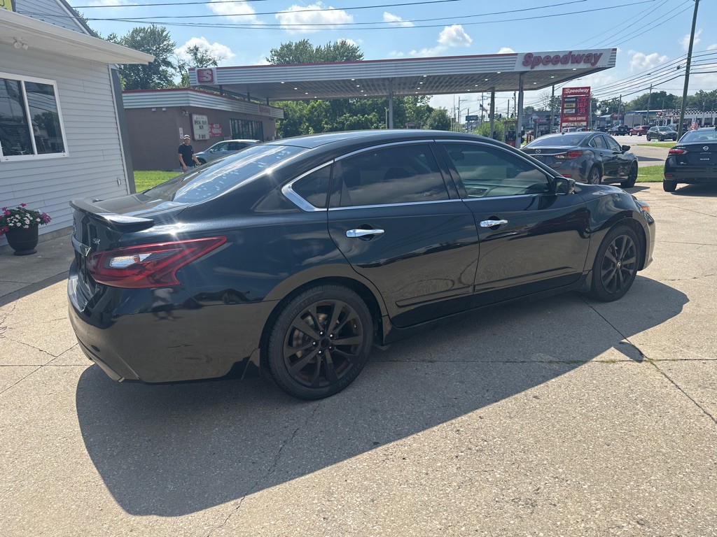 2017 Nissan Altima Image 2