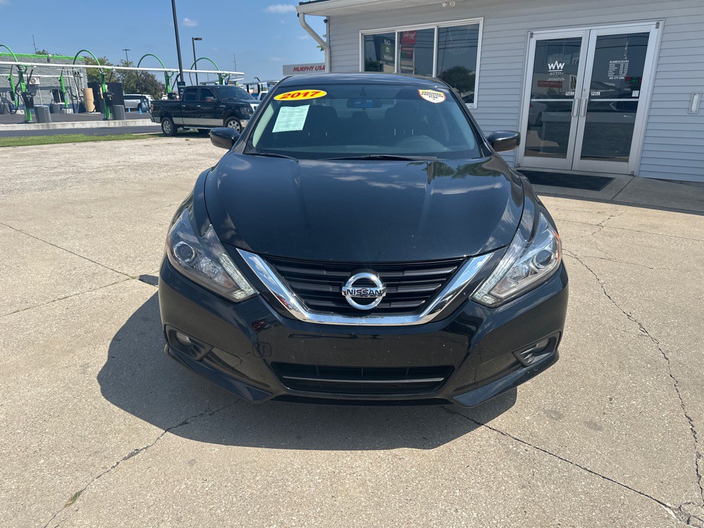 2017 Nissan Altima Image 5