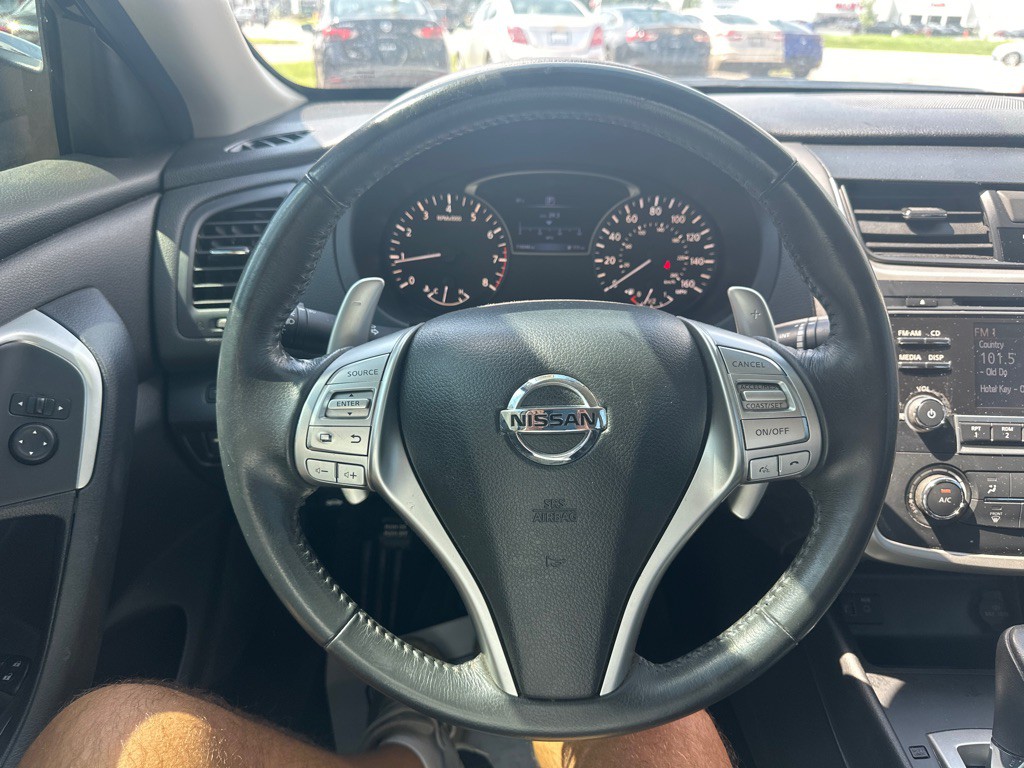 2017 Nissan Altima Image 10