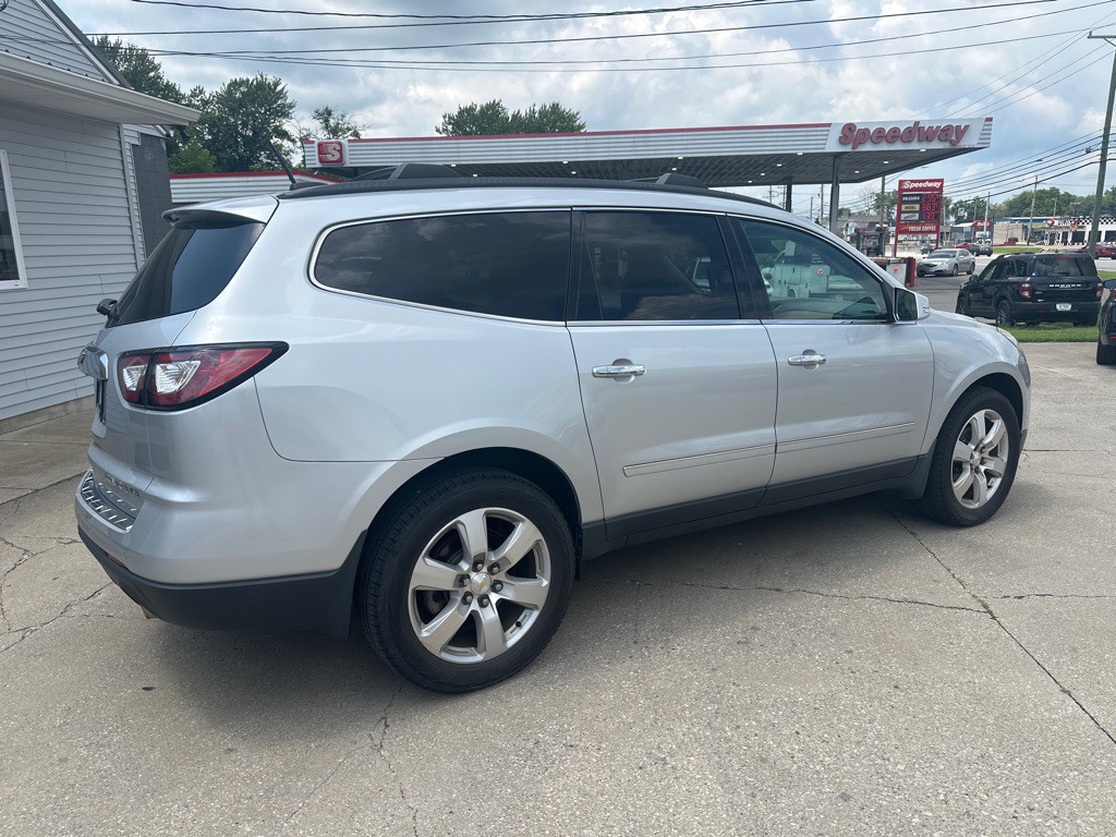 2016 Chevrolet Traverse Image 2