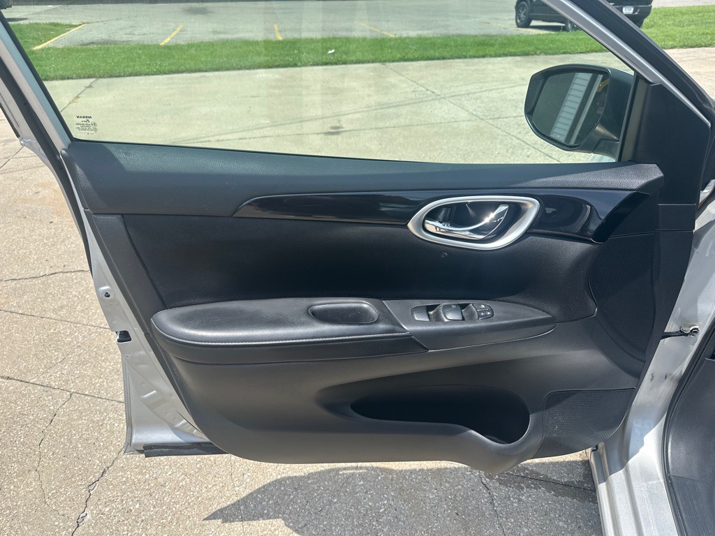 2019 Nissan Sentra Image 8