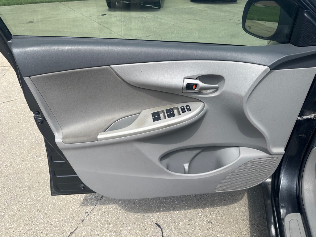 2010 Toyota Corolla Image 8