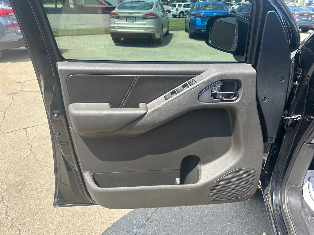 2014 Nissan Frontier Image 8