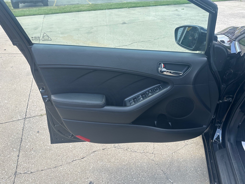 2017 Kia Forte Image 8