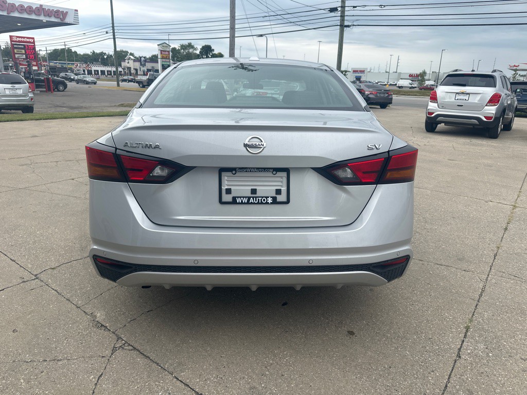 2022 Nissan Altima Image 6