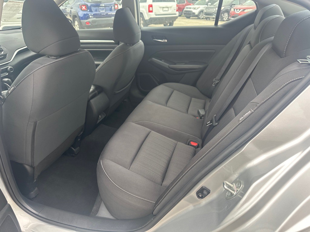 2022 Nissan Altima Image 7