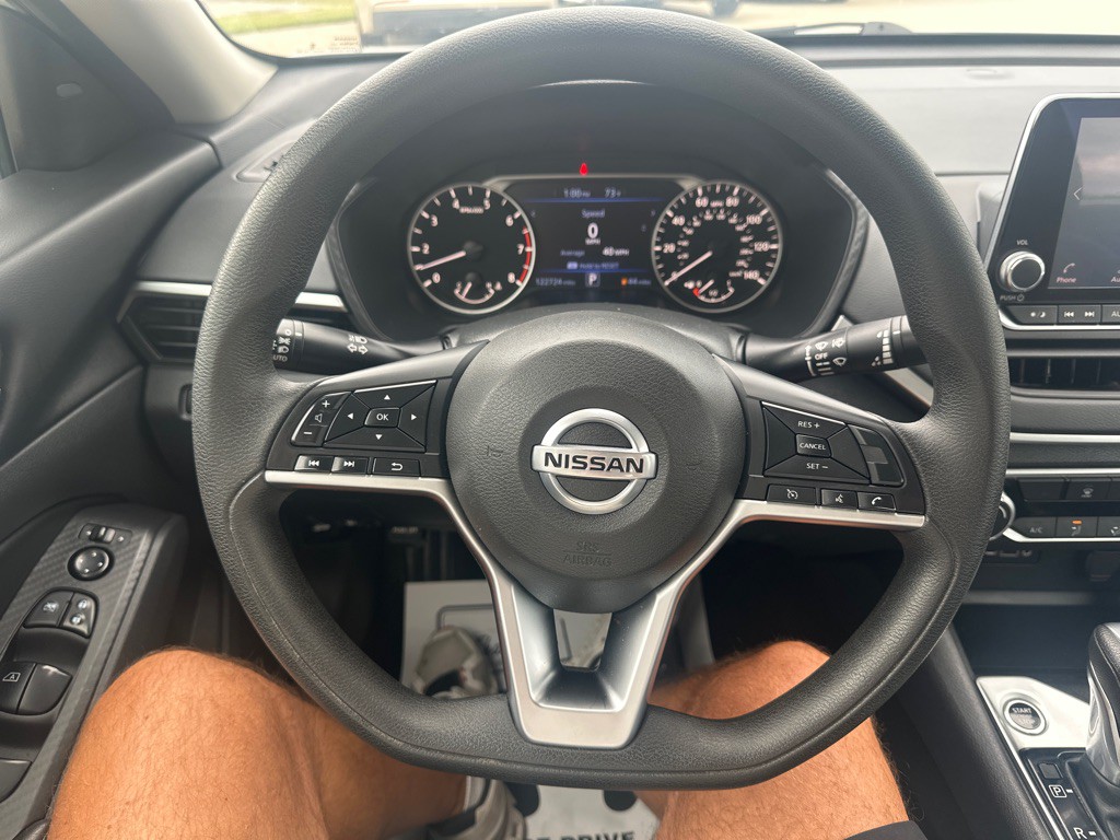 2022 Nissan Altima Image 10