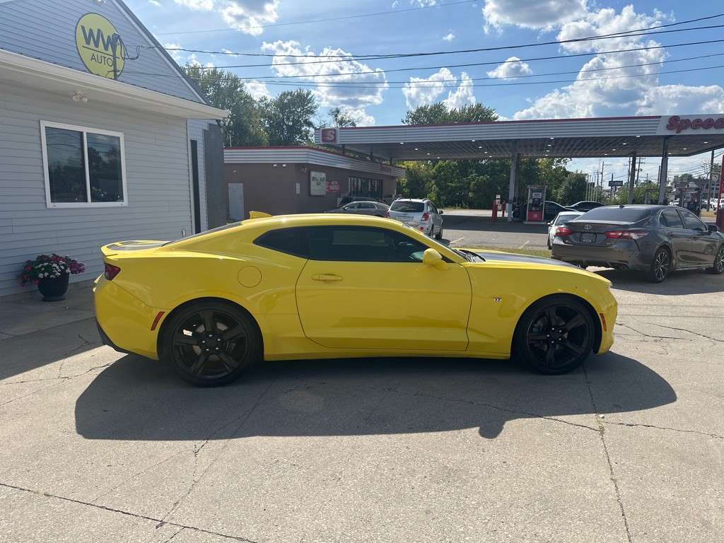 2018 Chevrolet Camaro Image 1