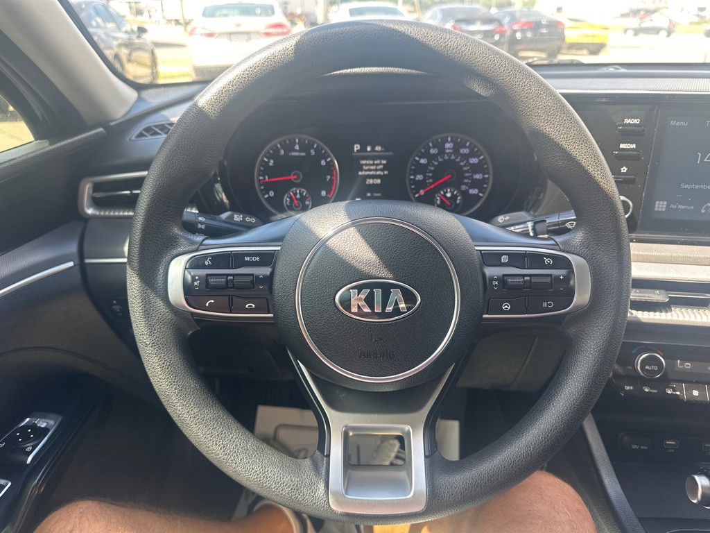2021 Kia K5 Image 10