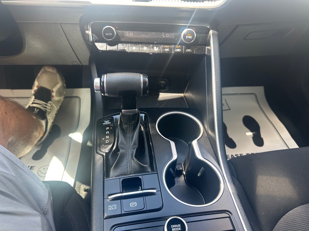 2021 Kia K5 Image 12