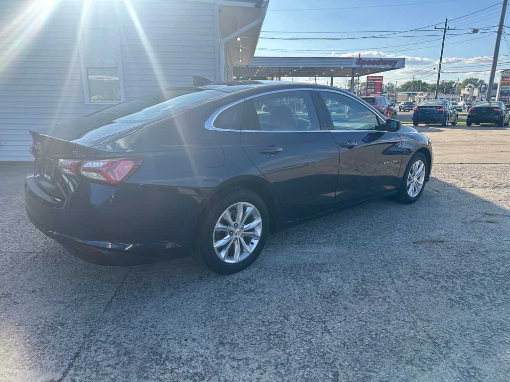 2021 Chevrolet Malibu Image 2