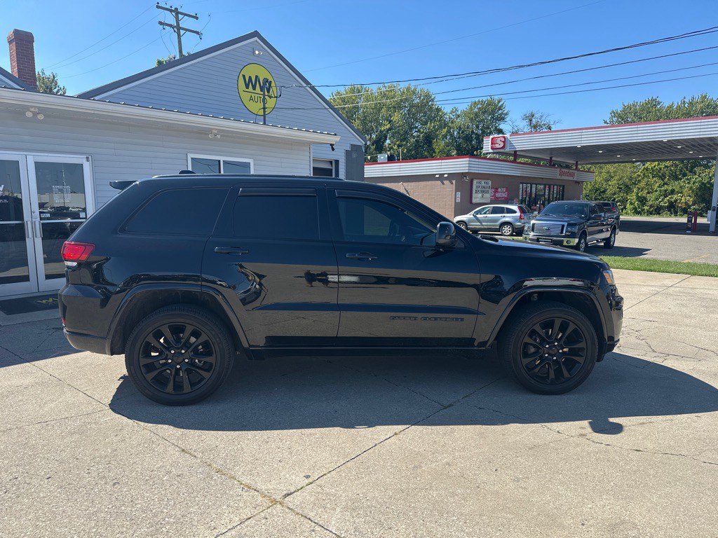 2017 Jeep Grand Cherokee Image 1