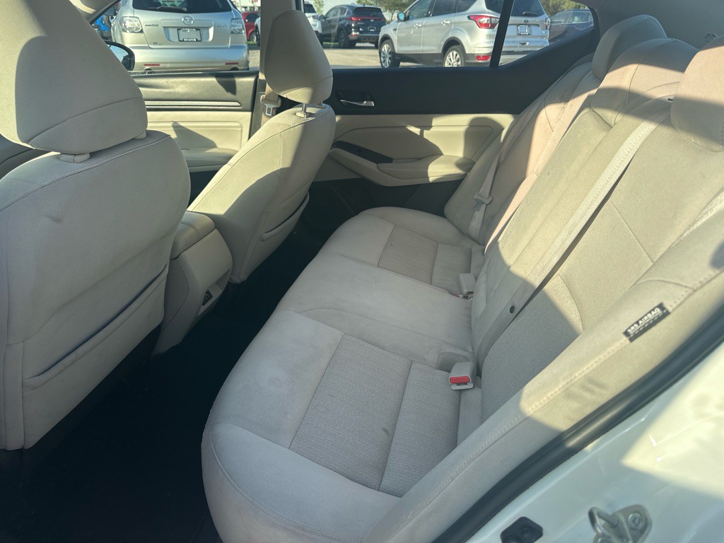 2020 Nissan Altima Image 7