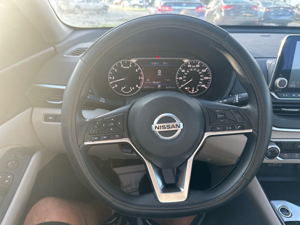 2020 Nissan Altima Image 10
