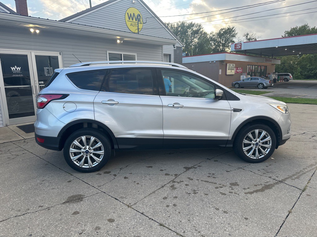 2017 Ford Escape Image 1