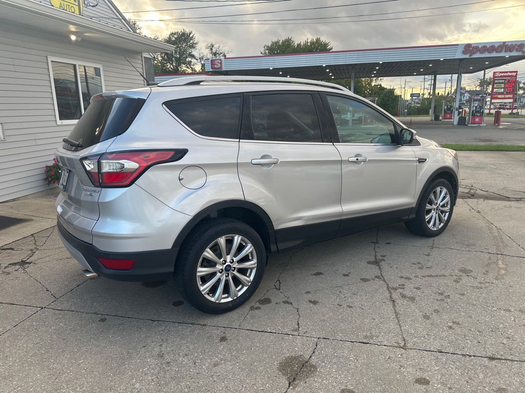 2017 Ford Escape Image 2