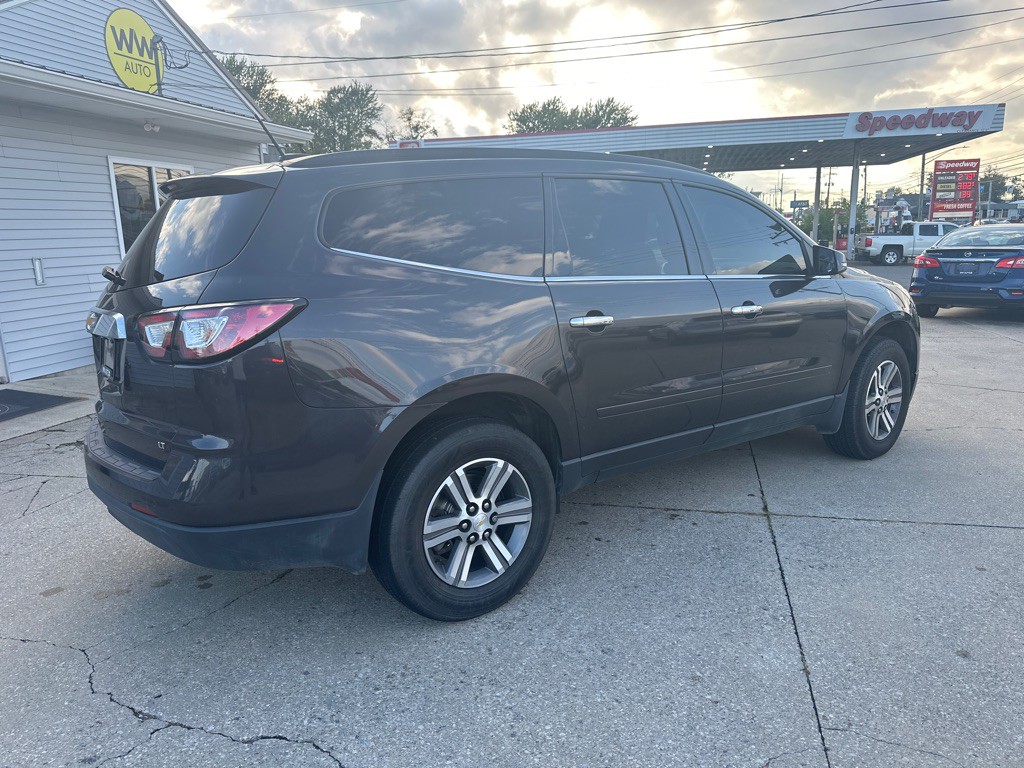 2017 Chevrolet Traverse Image 2