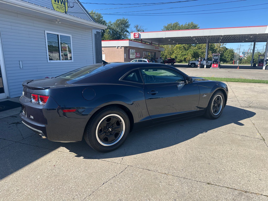 2013 Chevrolet Camaro Image 2