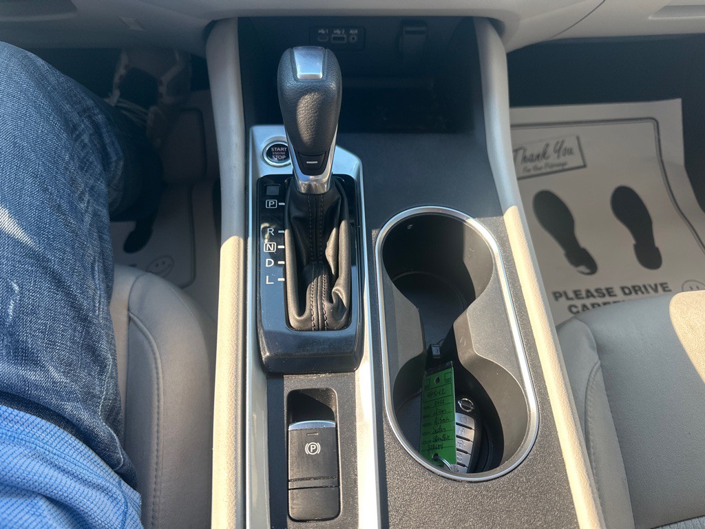 2022 Nissan Altima Image 12