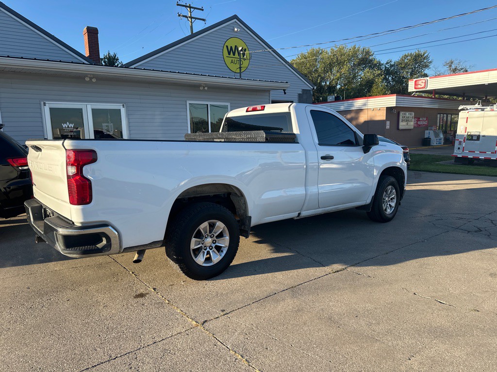 2021 Chevrolet Silverado 1500 Image 2